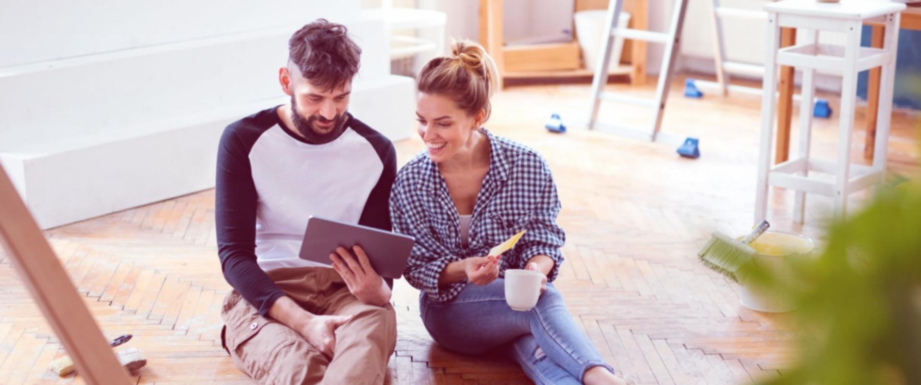 Estudiantes trabajando en ejercicios prácticos